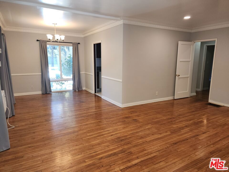 Residential Lease for rent at 127 N Clark Drive, Beverly Hills, Los Angeles County CA featuring 2 beds and 2 baths