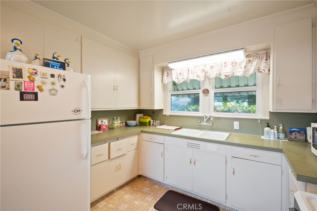 Residential for sale at 929 Capistrano, Salinas CA featuring 3 beds and 2 baths