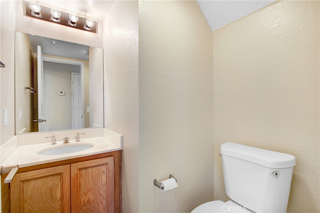 Residential Lease for rent at 11560 Stoneridge Drive, Rancho Cucamonga CA featuring 2 beds and 3 baths