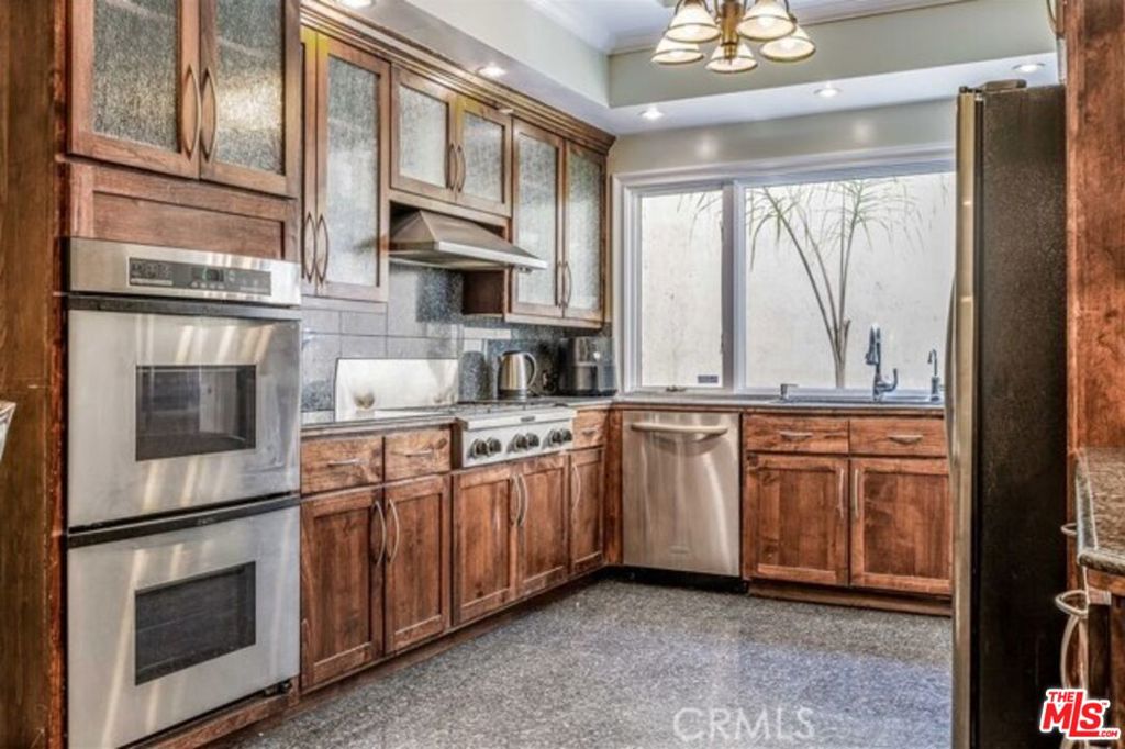 Residential Lease for rent at 2328 Benedict Canyon Drive, Beverly Hills CA featuring 4 beds and 4 baths