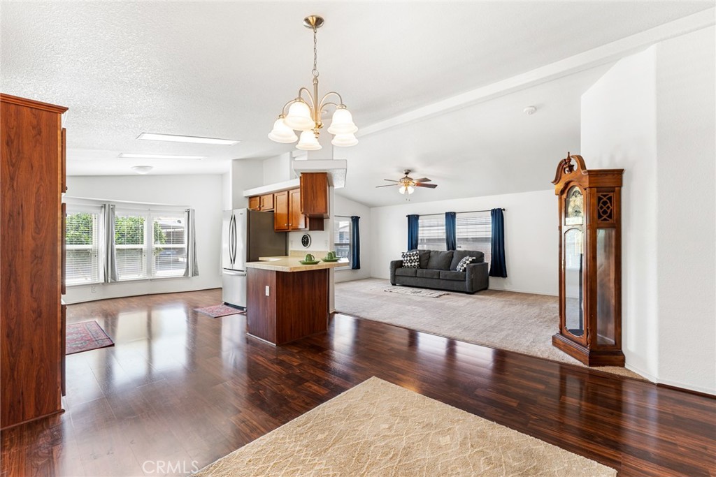 Manufactured In Park for sale at 44725 E Florida Avenue 212, Hemet CA featuring 3 beds and 2 baths