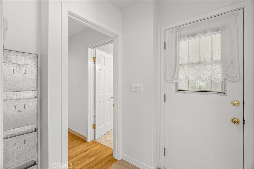 Residential Lease for rent at 591 Busch Place, Pasadena, Los Angeles County CA featuring 3 beds and 3 baths