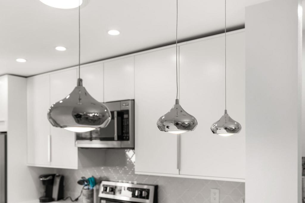 Residential Lease for rent at 877 E Arenas Road, Palm Springs CA featuring 2 beds and 2 baths