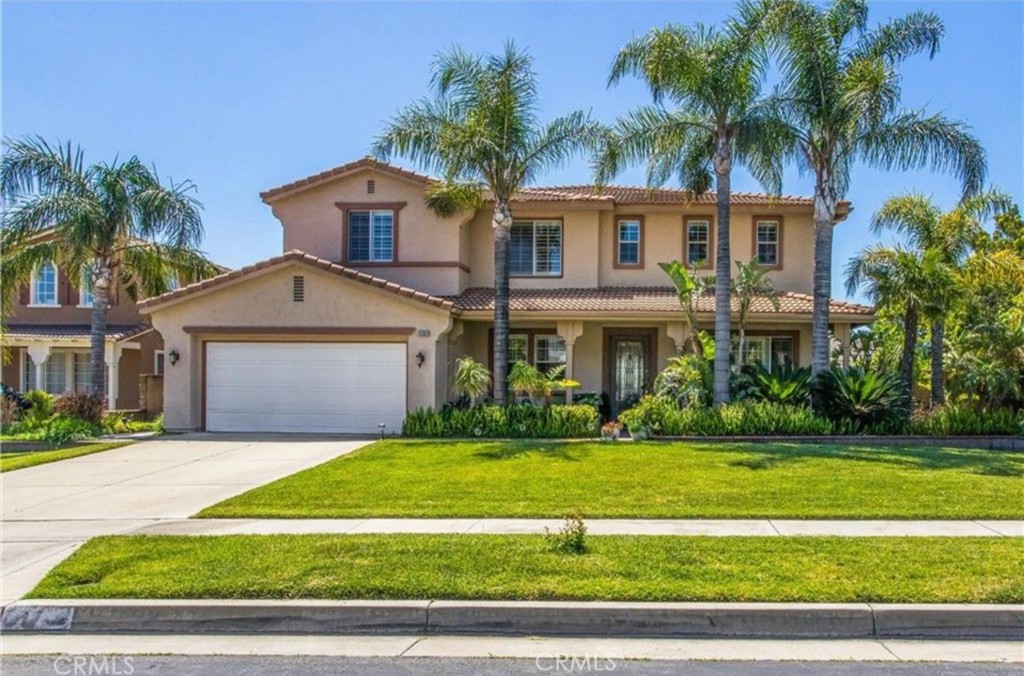Residential Lease for rent at 13393 Redwood, Rancho Cucamonga CA featuring 5 beds and 4 baths