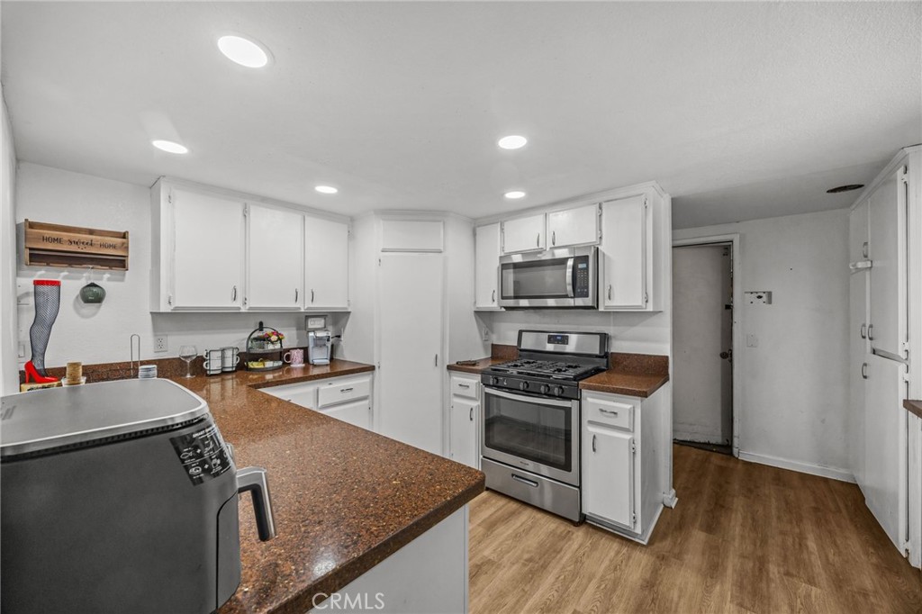 Residential for sale at 21928 isatis Avenue, Apple Valley CA featuring 3 beds and 2 baths