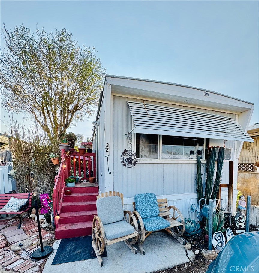Manufactured In Park for sale at 22325 US Hwy 18 32, Apple Valley CA featuring 1 bed and 1 bath