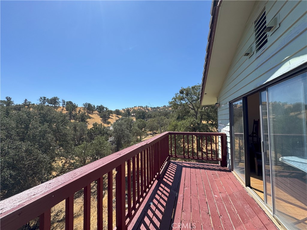 Residential for sale at 18720 Wringfoot Place, Tehachapi CA featuring 4 beds and 3 baths