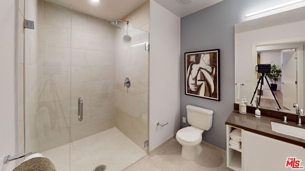 Residential Lease for rent at 10375 W Washington Boulevard 203, Culver City, Los Angeles County CA featuring 2 beds and 2 baths