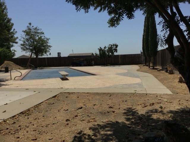 Residential for sale at 527 Canal School Road, Newman CA featuring 5 beds and 3 baths