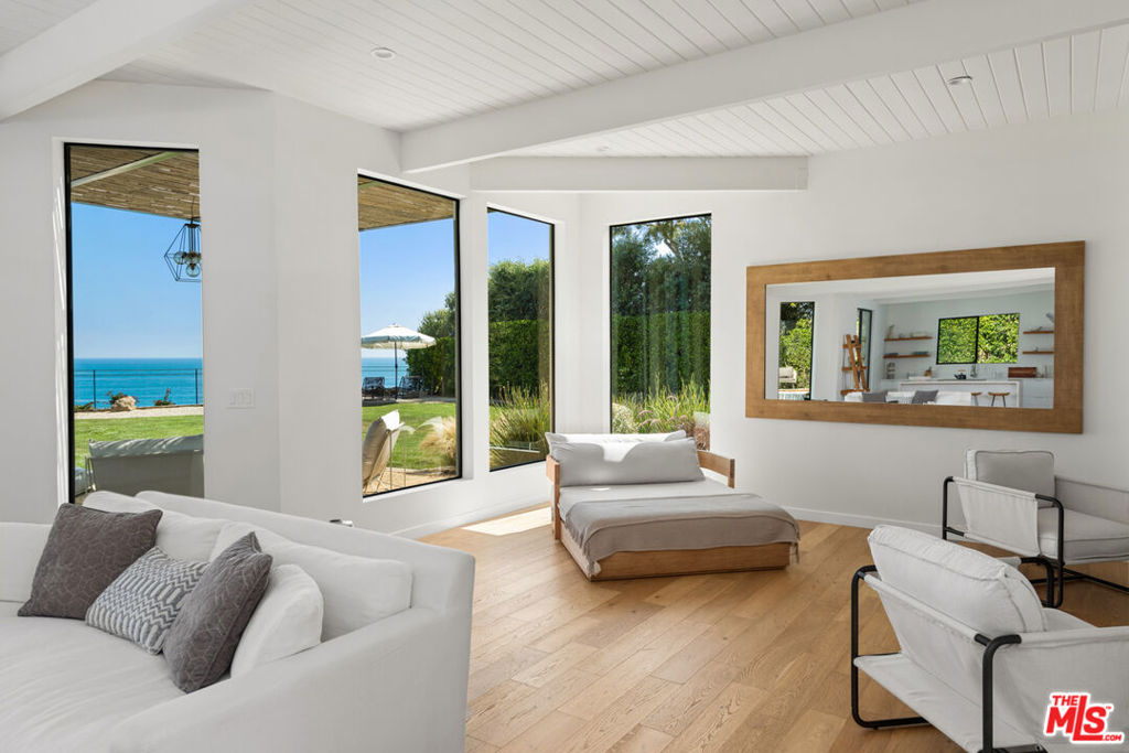 Residential Lease for rent at 28926 Cliffside Drive, Malibu CA featuring 4 beds and 5 baths