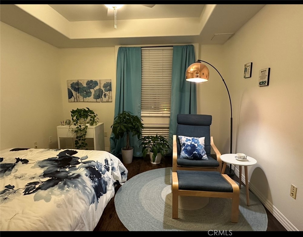 Residential Lease for rent at 931 E Walnut Street 201, Pasadena, Los Angeles County CA featuring 1 bed and 1 bath