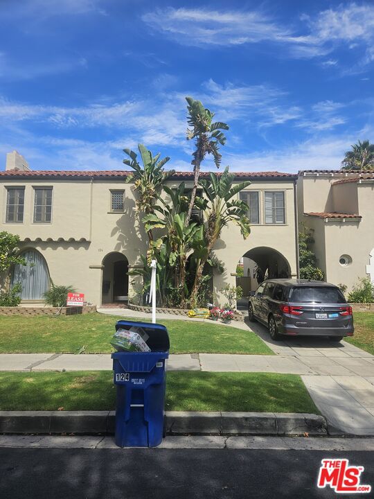 Residential Lease for rent at 122 N Detroit Avenue, Los Angeles, Los Angeles County CA featuring 3 beds and 2 baths