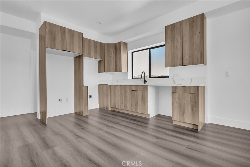 Residential Lease for rent at 1571 Ricardo, Los Angeles, Los Angeles County CA featuring 4 beds and 4 baths