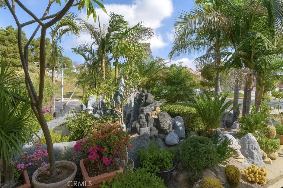 Residential Lease for rent at 390 Dylan Circle, Corona CA featuring 5 beds and 4 baths