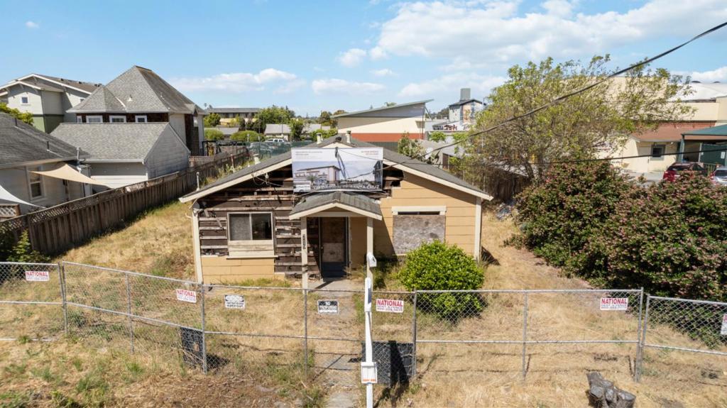 Residential for sale at 719 Darwin Street, Santa Cruz CA featuring 2 beds and 1 bath