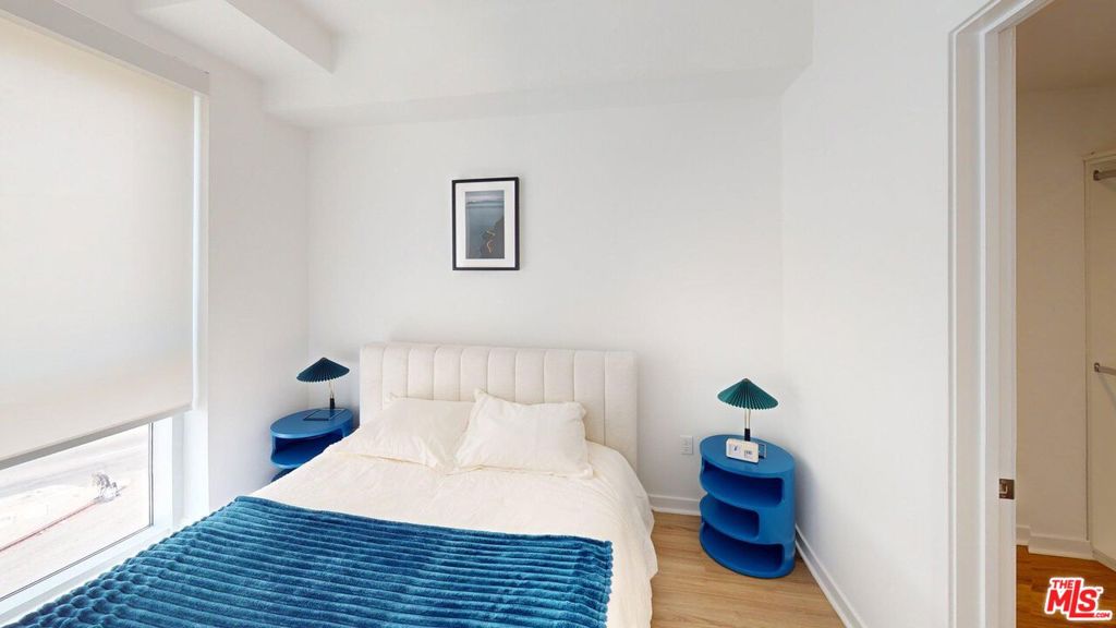 Residential Lease for rent at 800 Western Avenue 820, Los Angeles, Los Angeles County CA and 1 bath