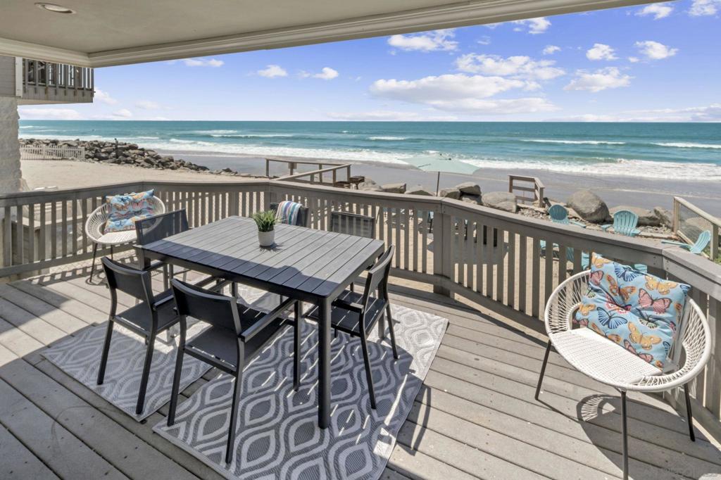 Residential Lease for rent at 1123 S Pacific Street, Oceanside CA featuring 3 beds and 3 baths