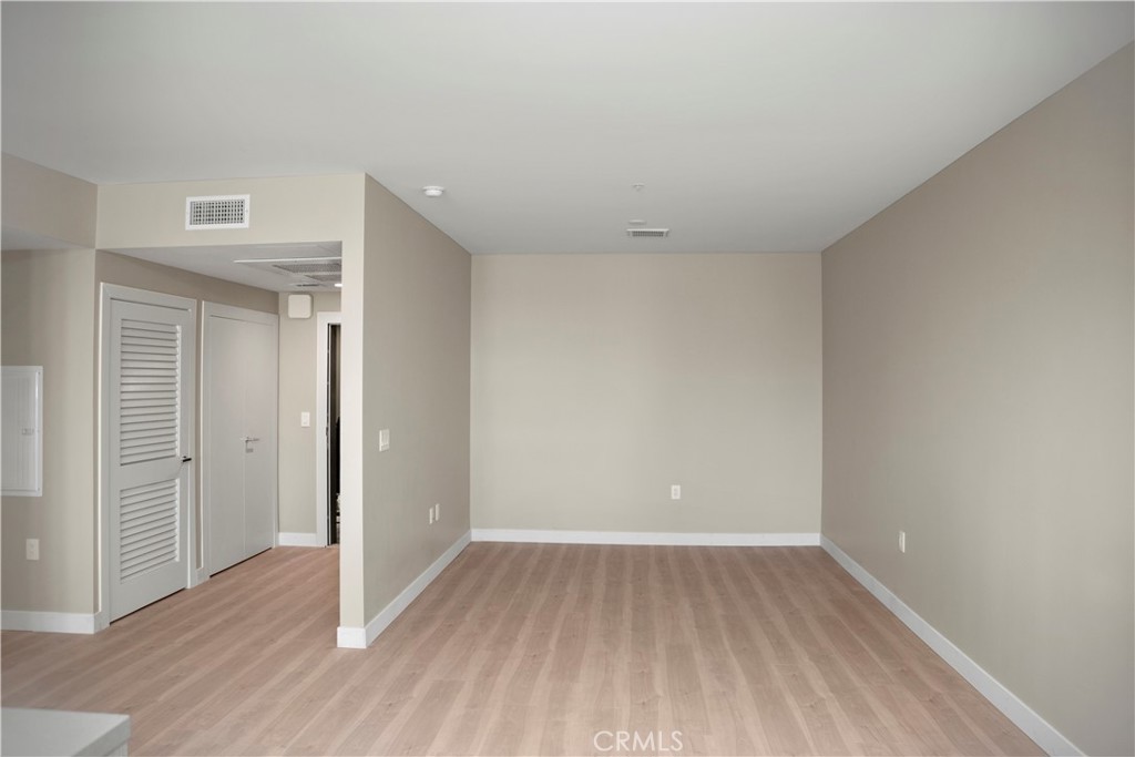 Residential Lease for rent at 39 S Los Robles Avenue 3006, Pasadena CA featuring 1 bed and 1 bath