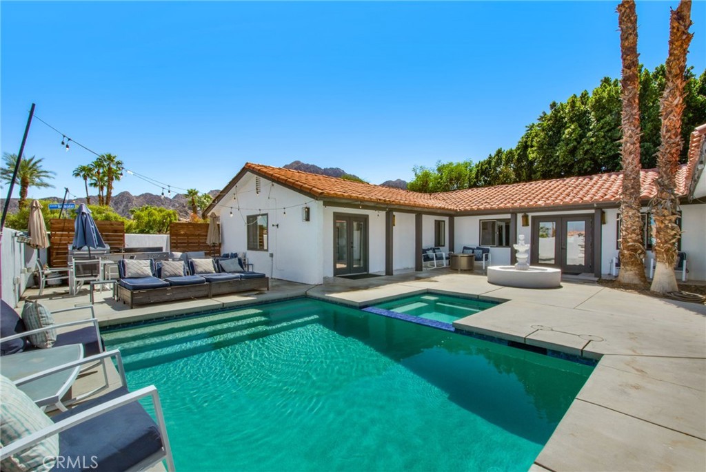 Residential for sale at 52525 Avenida Bermudas, La Quinta CA featuring 3 beds and 2 baths