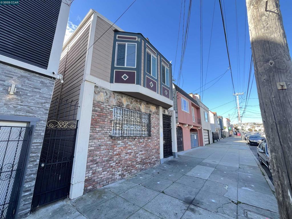 Residential for sale at 1463 Thomas Ave, San Francisco CA featuring 3 beds