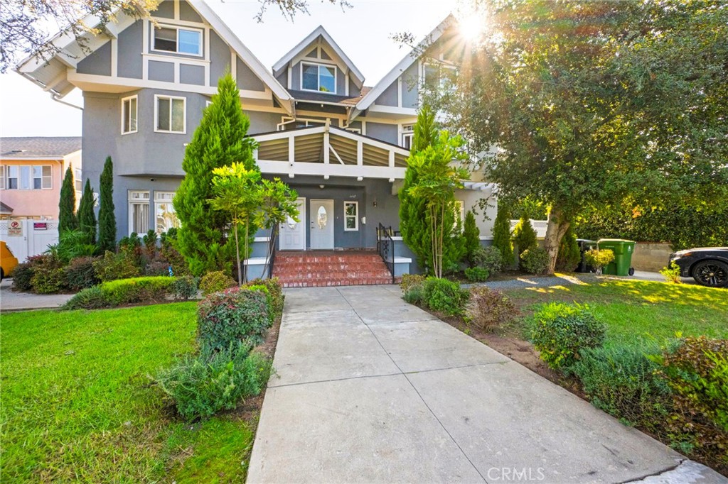 Duplex for sale at 4440 Victoria Park, Los Angeles, CA