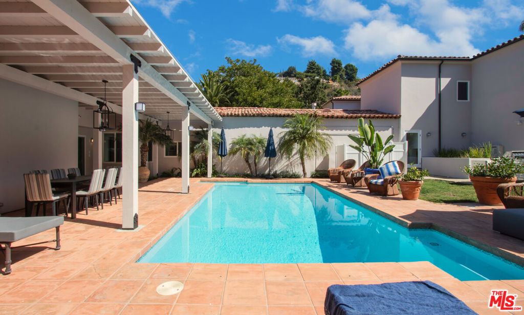 Residential Lease for rent at , Beverly Hills CA featuring 8 beds and 10 baths