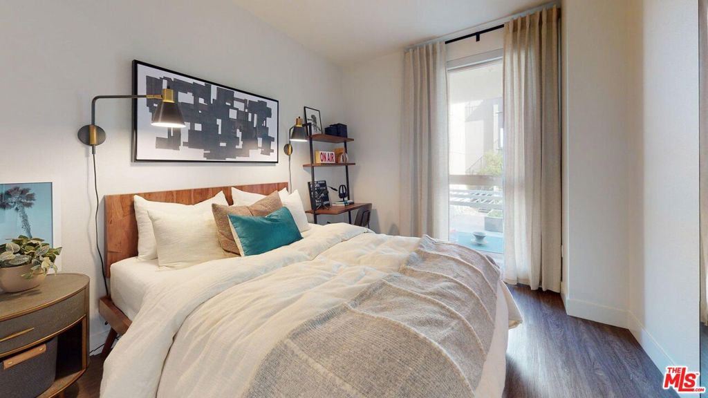 Residential Lease for rent at 1101 N Main Street A322, Los Angeles, Los Angeles County CA featuring 1 bed and 2 baths