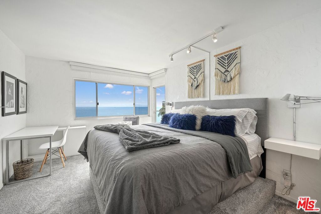 Residential Lease for rent at 22548 Pacific Coast Highway 303, Malibu CA featuring 2 beds and 1 bath