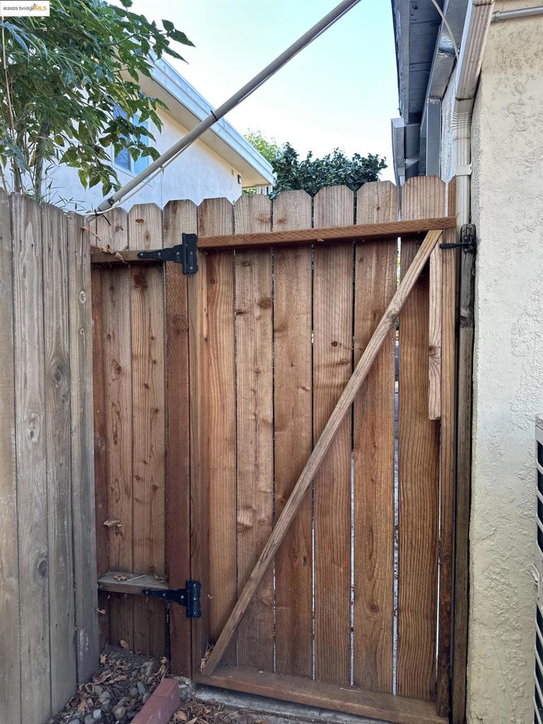 Residential for sale at 2816 Viola St, Oakland CA featuring 2 beds and 1 bath