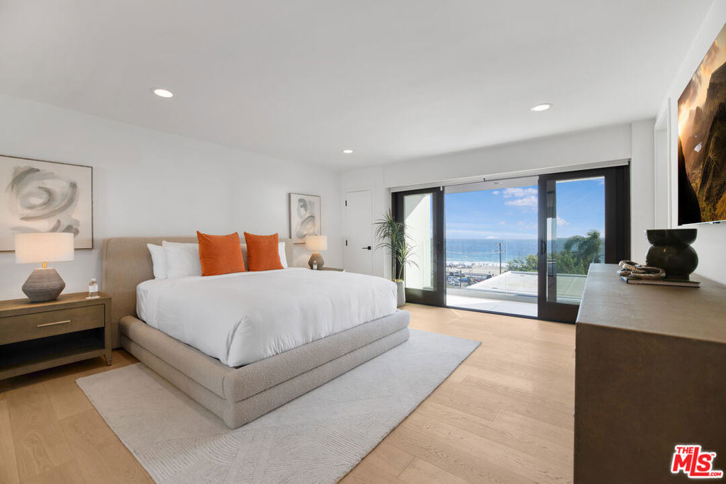 Residential Lease for rent at 30020 Morning View Dr, Malibu CA featuring 6 beds and 6 baths