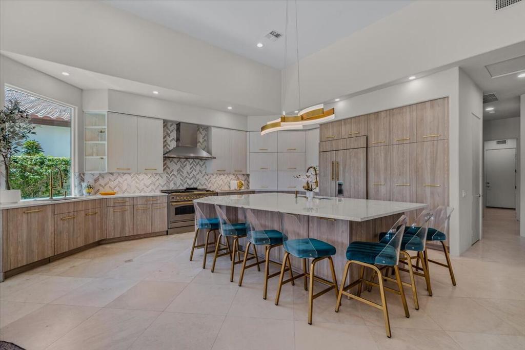 Residential Lease for rent at 78995 Via Carmel, La Quinta CA featuring 5 beds and 6 baths