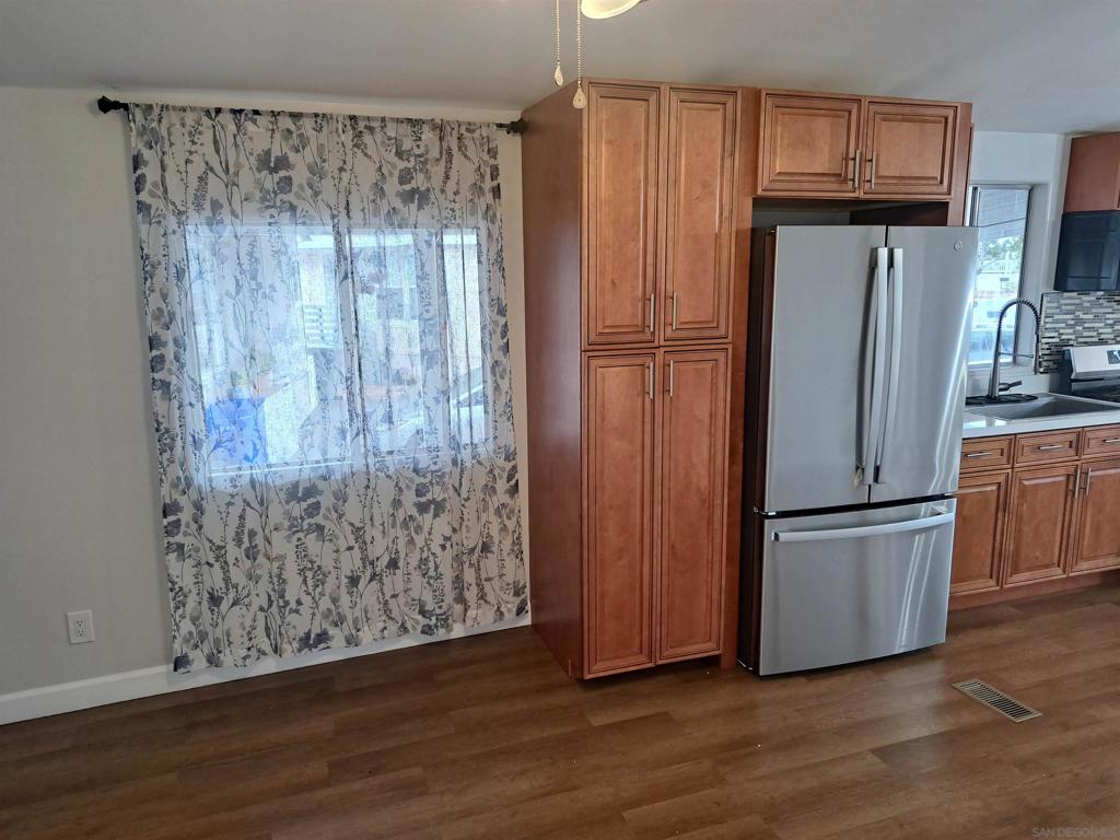 Manufactured In Park for sale at 2907 S Santa Fe Ave 10, San Marcos CA featuring 2 beds and 1 bath