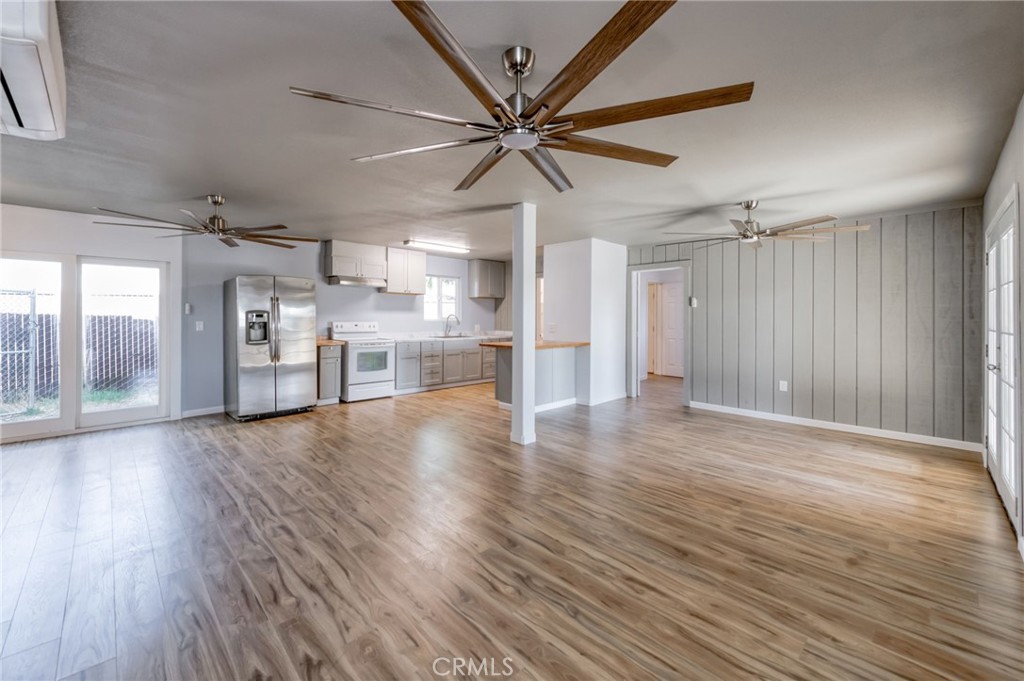 Residential Lease for rent at 12712 E Mckinley Avenue E S, Sanger CA featuring 2 beds and 3 baths