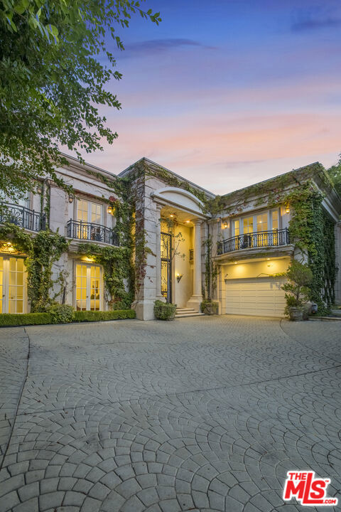 Residential Lease for rent at 9742 Wendover Drive, Beverly Hills CA featuring 7 beds and 8 baths