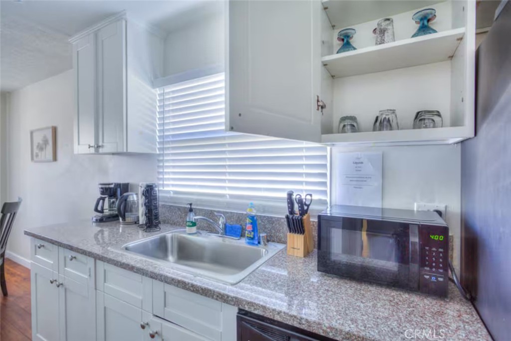 Residential Lease for rent at 274 N Dominguez Pl A, Azusa CA featuring 3 beds and 2 baths