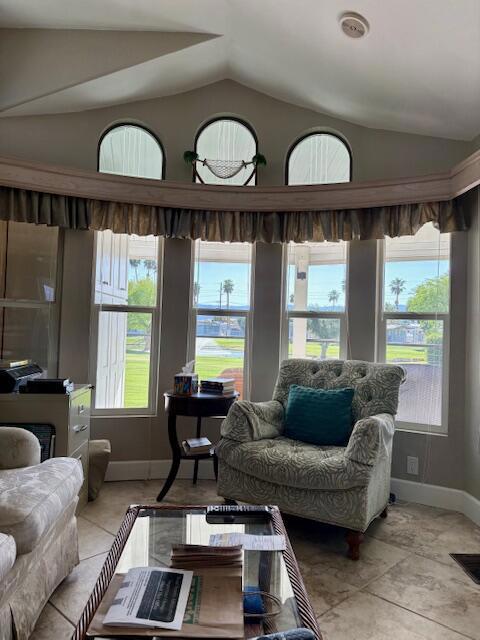 Manufactured In Park for sale at 84136 Ave 44, 272 272, Indio CA featuring 1 bed and 1 bath