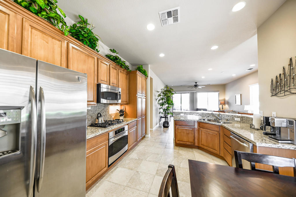 Residential Lease for rent at 81654 Avenida Alturas, Indio CA featuring 2 beds and 2 baths