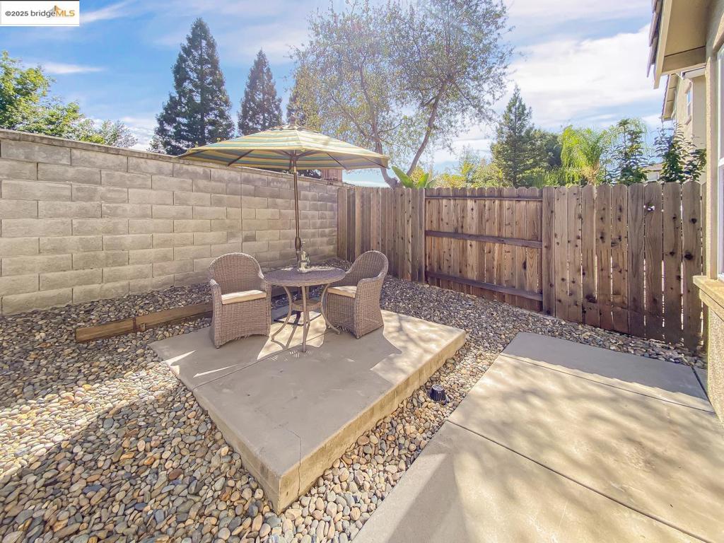 Residential for sale at 1576 Morning Glory LN, Roseville CA featuring 3 beds and 2 baths
