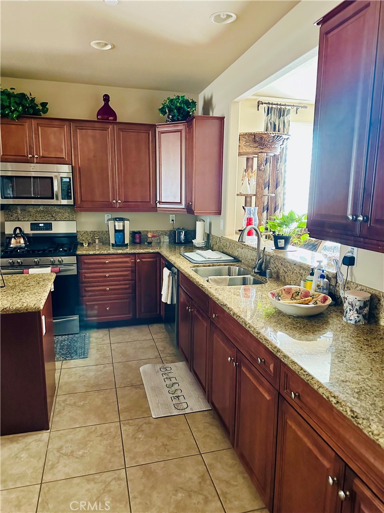 Residential for sale at 19369 Glaslyn, Apple Valley CA featuring 2 beds and 2 baths