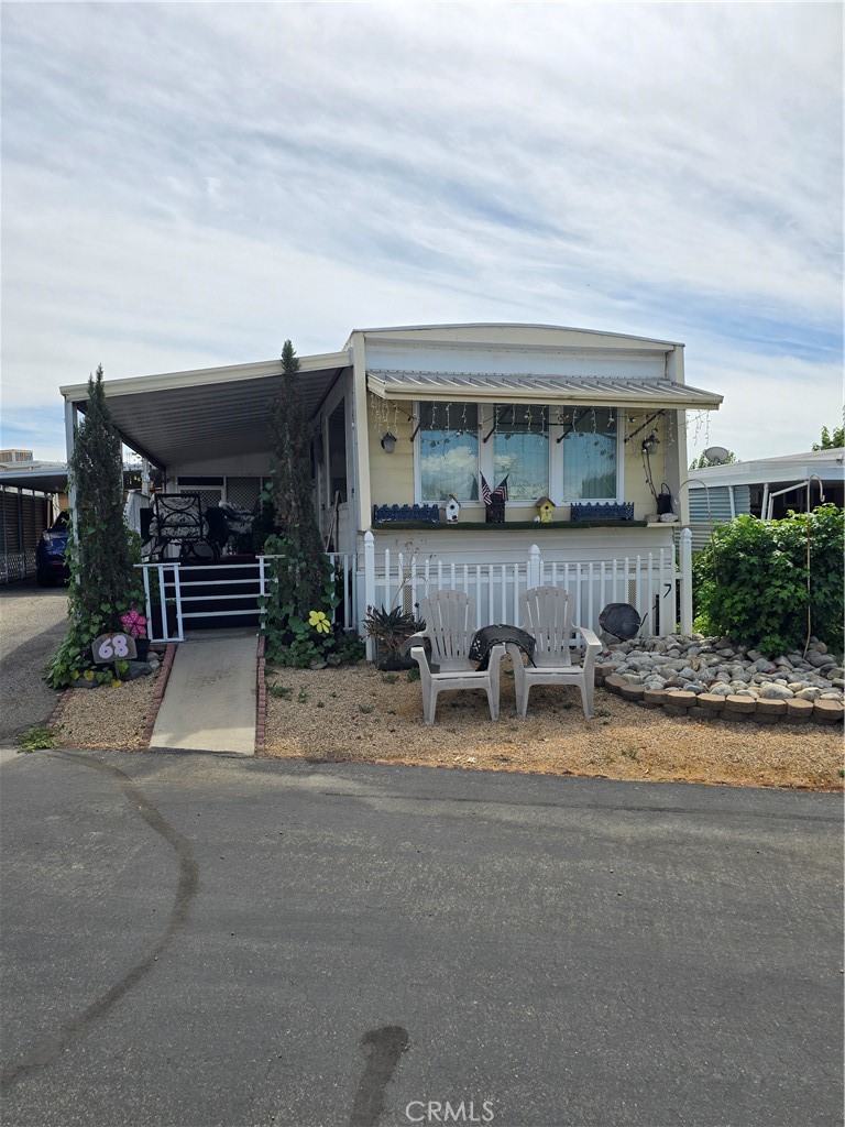 Manufactured In Park for sale at 12874 street CAlifornia, Yucaipa CA featuring 1 bed and 1 bath
