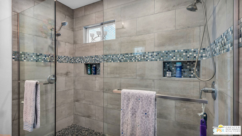 Residential Lease for rent at 1574 Amelia Way, Palm Springs CA featuring 3 beds and 2 baths