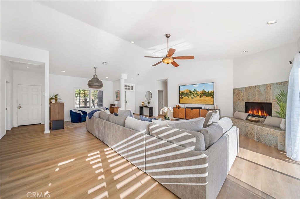 Residential Lease for rent at 43640 Milan Ct, La Quinta CA featuring 3 beds and 2 baths