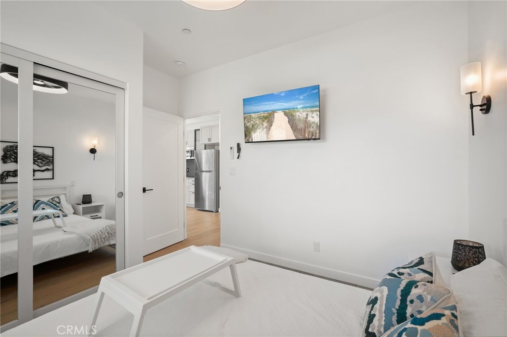 Residential Lease for rent at 2258 Helios Drive, Los Angeles, Los Angeles County CA featuring 2 beds and 1 bath