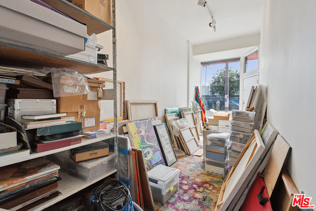 Residential Income for sale at 2847 S Robertson Boulevard, Los Angeles CA featuring 1 bed and 3 baths