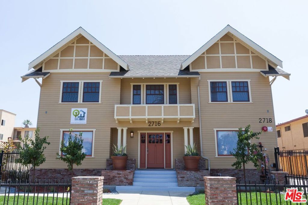 Residential Lease for rent at 2716 Ellendale Place 2718.3, Los Angeles, Los Angeles County CA featuring 3 beds and 3 baths