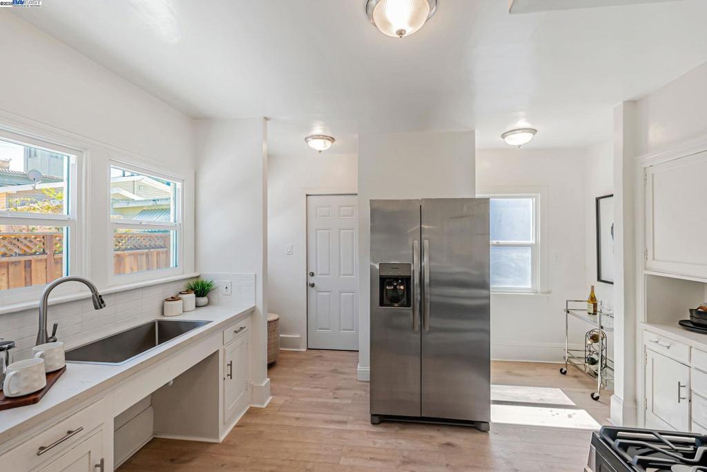 Residential for sale at 1007 47Th St, Emeryville CA featuring 3 beds and 1 bath