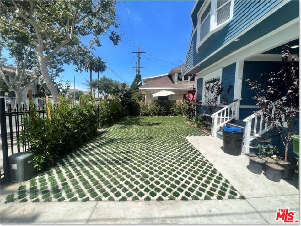 Residential Lease for rent at 1383 W 23rd Street 1381, Los Angeles, Los Angeles County CA featuring 5 beds and 5 baths
