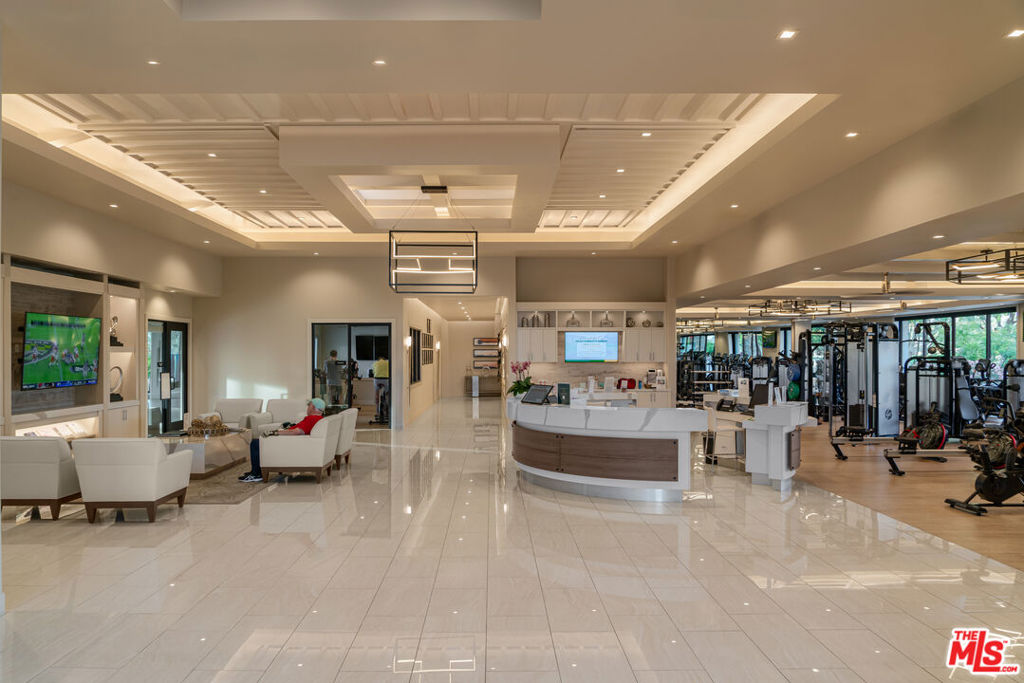 Residential for sale at 106 Tanglewood Trail, Palm Desert CA featuring 2 beds and 2 baths