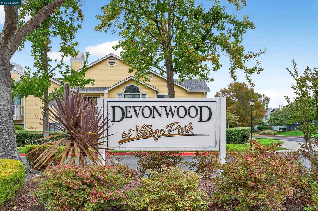 Residential Lease for rent at 1202 Devonwood, Hercules CA featuring 2 beds and 2 baths