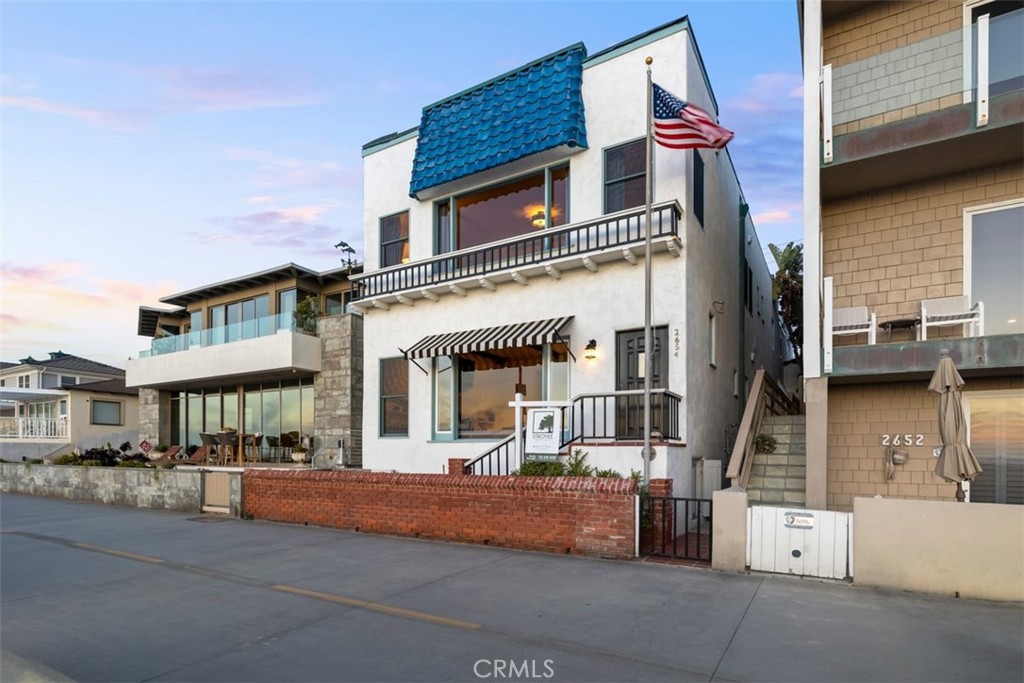 Residential Lease for rent at 2654 The Strand, Hermosa Beach CA featuring 5 beds and 5 baths